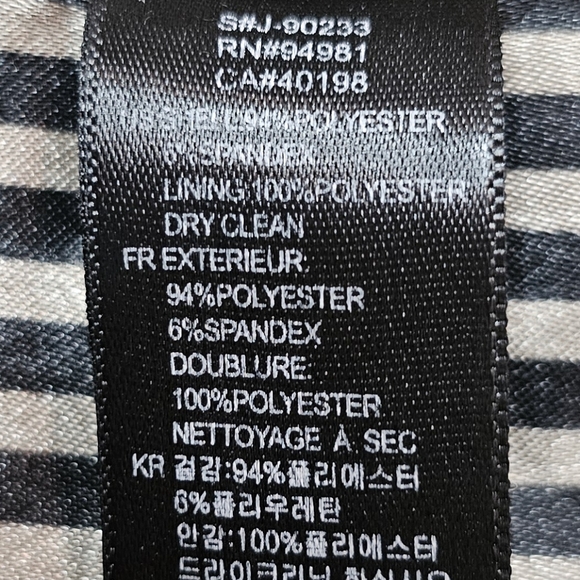 Forever 21 Women's Black Blazer Jacket With Half Cuffed Stripped Sleeves, Size M - Picture 9 of 9